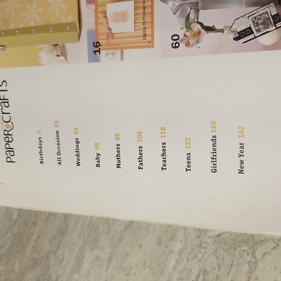 Softcover The ultimate paper craft collection book - Picture 4 of 7